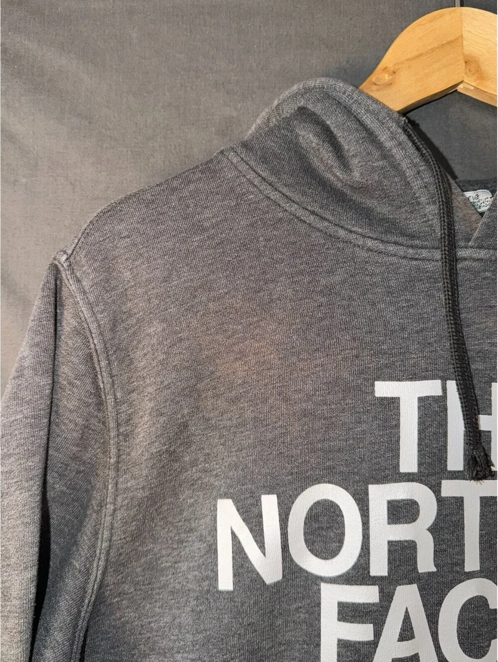The North Face Hoodie Men’s Large Gray Pullover Sweatshirt Logo Spellout